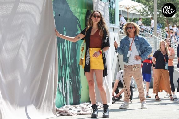Jenaye Noah et Joalukas Noah assistent à l'inauguration de la fresque dédiée à Yannick Noah à Roland-Garros 2023, le 28 mai 2023 à Paris, en France. Photo de Nasser Berzane/Abaca