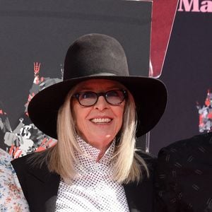 Dexter Keaton, Diane Keaton et Duke Keaton arrivent à la cérémonie des empreintes de mains et de pieds de Diane Keaton qui s'est tenue au TCL Chinese Theatre le 11 août 2022 à Hollywood, Californie.
 Photo par Janet Gough / AFF/ABACAPRESS.COM