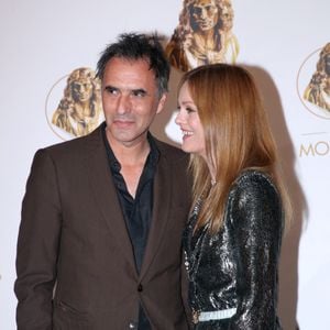 Vanessa Paradis et Samuel Benchetrit lors de la 33ème Nuit des Molières aux Folies Bergère à Paris le 30 Mai 2022. 

Bertrand Rindoff / Bestimage