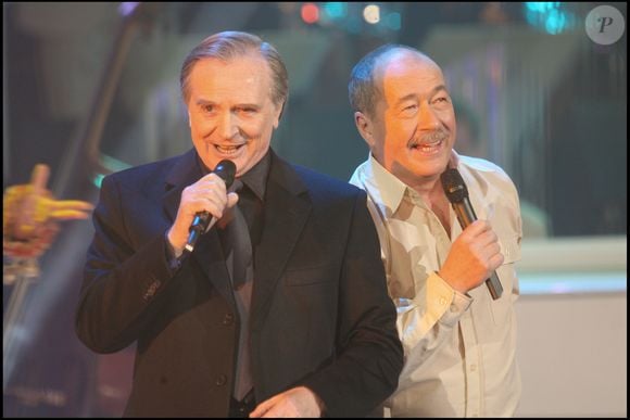 Mais au milieu des années 1980, le succès des Charlots s'essouffle. En 1986, Gérard Rinaldi décide de quitter le groupe. Dès lors, Jean Sarrus et Gérard Rinaldi se sont éloignés...

Gérard Rinaldi et Jean Sarrus dans "Les années Bonheur", en 2008. BAHI / BESTIMAGE