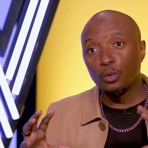 Malgré tout, le rappeur a choisi Miriam pour poursuivre l’aventure. "Il ne faut pas recommencer, il faut suivre le truc", a-t-il ajouté auprès de la jeune chanteuse en herbe. Ce choix a beaucoup fait réagir sur la Toile.

The Voice Kids 2025 samedi 20 septembre 2025 © TF1