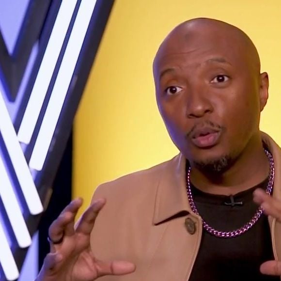 Malgré tout, le rappeur a choisi Miriam pour poursuivre l’aventure. "Il ne faut pas recommencer, il faut suivre le truc", a-t-il ajouté auprès de la jeune chanteuse en herbe. Ce choix a beaucoup fait réagir sur la Toile.

The Voice Kids 2025 samedi 20 septembre 2025 © TF1