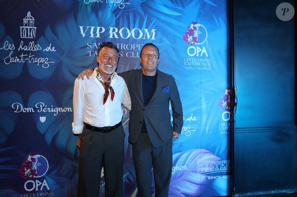 Jean Roch et son frère Dominique Pedri - Jean Roch a reçu ses amis pour fêter la fermeture de son célèbre club privé, "VIP Room" à Saint-Tropez, après 29 ans d'existence, le 5 avril 2026. Après un dernier week-end de fête, du 3 au 5 avril 2026, le célèbre établissement sera remplacé par le "Lilly's Club".
© Franz Chavaroche / Bestimage