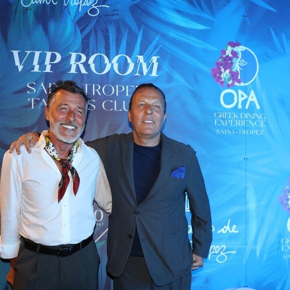 Jean Roch et son frère Dominique Pedri - Jean Roch a reçu ses amis pour fêter la fermeture de son célèbre club privé, "VIP Room" à Saint-Tropez, après 29 ans d'existence, le 5 avril 2026. Après un dernier week-end de fête, du 3 au 5 avril 2026, le célèbre établissement sera remplacé par le "Lilly's Club".
© Franz Chavaroche / Bestimage