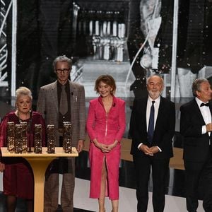 En 2021, Marie-Anne et ses amis du Splendid ont reçu un César.

Le réalisateur et acteur français Michel Blanc, l'actrice française Marie-Anne Chazel, l'acteur français Gérard Jugnot, l'acteur français Christian Clavier, l'acteur français Thierry Lhermitte et l'actrice française Josiane Balasko lors de la 46e édition de la cérémonie des César du cinéma à l'Olympia à Paris, France, le 12 mars 2021. Photo par Dominique Charriau/Pool/ABACAPRESS.COM