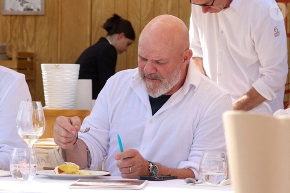 Philippe Etchebest - Les Chefs à Saint-Tropez fêtent les producteurs 2026 avec un concours de Pâtisserie" La Tropézienne" sur la place des Lices à Saint-Tropez, le 2 mai 2026.
© Jean-Marc Lhomer / Bestimage