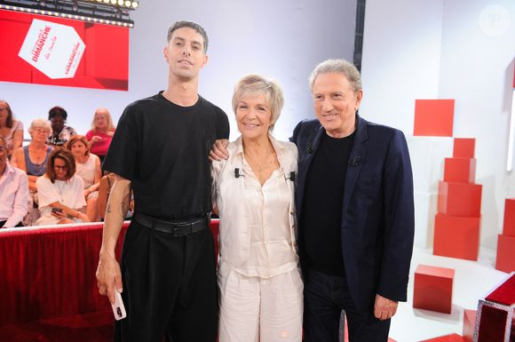 Exclusif - Jean-Baptiste Seguin, Véronique Jannot, Michel Drucker - Enregistrement de l'émission Vivement dimanche au studio Rive Gauche, presentée par Michel Drucker . Diffusion sur France 3 le 14/09/2025.

© Guillaume Gaffiot / Bestimage