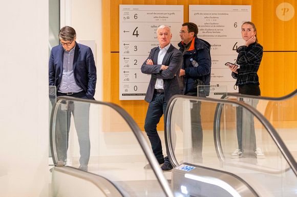 Didier Deschamps - Sorties du tribunal correctionnel de Paris en marge du procès en diffamation entre Didier Deschamps et Daniel Riolo. Le procès en diffamation opposant Didier Deschamps à Daniel Riolo s’est ouvert le 20 novembre 2025 devant la XVIIe chambre du tribunal correctionnel de Paris : Didier Deschamps reproche à Daniel Riolo d’avoir qualifié de « menteur » à propos de la blessure de Karim Benzema lors de la coupe du monde de football en 2022. France, le 20 novembre 2025. © Pierre Perusseau/Bestimage