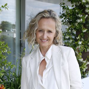 C'est la fin des vacances pour Caroline Roux qui va faire son retour à la tête de "C dans l'air" sur France 5.

Caroline Roux déjeune dans la loge de France Télévisions lors de la Finale Hommes des Internationaux de France de Tennis de Roland Garros 2024.

© Bertrand Rindoff / Bestimage