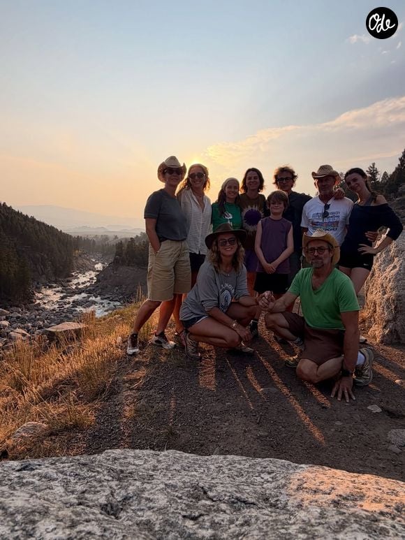 Elle se réjouit surtout de vivre cette aventure en famille et de créer des souvenirs inoubliables.

L'animatrice Marine Vignes, mère de la fille aînée de Nagui, en vacances en famille à Yellowstone.