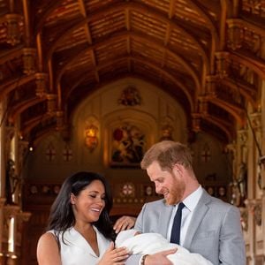 Photo d'archives du duc de Sussex à l'âge de 34 ans. Photo d'archives du 08/05/19 du duc et de la duchesse de Sussex avec leur petit garçon, Archie Harrison Mountbatten-Windsor, lors d'un photocall à St George's Hall au château de Windsor dans le Berkshire. Dominic Lipinski/PA Wire