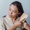 Vous enchaînez les soins pour vos cheveux et rien ne fonctionne ? Le problème est sûrement dans un accessoire que vous utilisez mal !