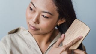 Vous enchaînez les soins pour vos cheveux et rien ne fonctionne ? Le problème est sûrement dans un accessoire que vous utilisez mal !
