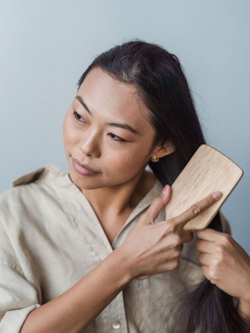 Vous enchaînez les soins pour vos cheveux et rien ne fonctionne ? Le problème est sûrement dans un accessoire que vous utilisez mal !
