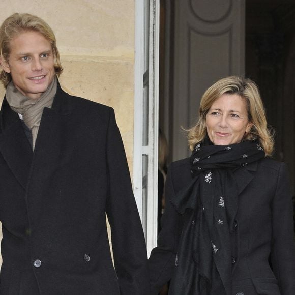 Claire Chazal et Arnaud Lemaire assistent au défilé de la collection Haute-Couture Christian Dior printemps-été 2009 au Musée Rodin à Paris, France, le 26 janvier 2009. Photo de Frederic Nebinger/ABACAPRESS.COM