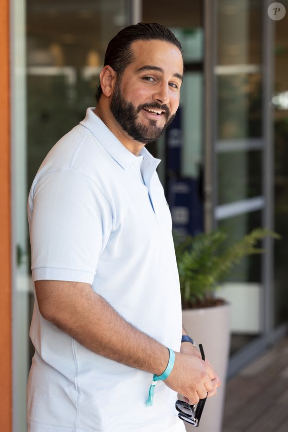 Il a ouvert plusieurs restaurants en région parisienne

Mohamed Cheikh au village lors des Internationaux de France de Tennis de Roland Garros 2025. Paris, le 30 mai 2025.
© Moreau / Jacovides / Bestimage