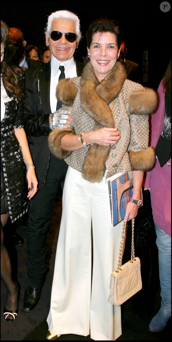 Karl Lagerfeld et la princesse Caroline de Hanovre – défilé Paris, Monte-Carlo pour présenter la nouvelle collection Croisière de Chanel, à l’Opéra Garnier de Monaco dans le cadre des Nijinsky Awards 2006. OLIVIER BORDE / BESTIMAGE