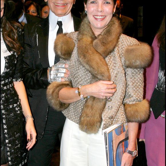 Karl Lagerfeld et la princesse Caroline de Hanovre – défilé Paris, Monte-Carlo pour présenter la nouvelle collection Croisière de Chanel, à l’Opéra Garnier de Monaco dans le cadre des Nijinsky Awards 2006. OLIVIER BORDE / BESTIMAGE