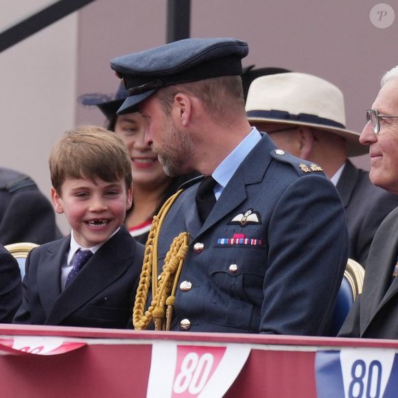 Le prince Louis de Galles, Le prince William, prince de Galles - La famille royale britannique assiste aux célébrations du 80ème anniversaire de la fin de la Seconde guerre mondiale (VE Day) à Londres. Photo par Julien Burton / Bestimage
