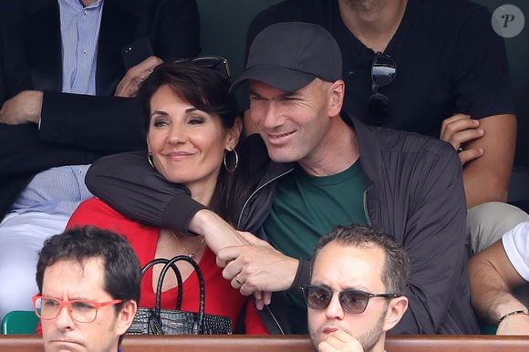 Zinédine Zidane et sa femme Véronique dans les tribunes des Internationaux de France de Tennis de Roland Garros à Paris, le 10 juin 2018. © Dominique Jacovides - Cyril Moreau/Bestimage