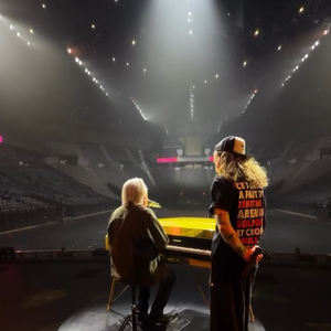 "Quel Boss", a écrit Julien Doré en légende d’une vidéo des répétitions qu’il a pu faire avec Gilbert Montagné avant le jour J.

Julien Doré et Gilbert Montagné