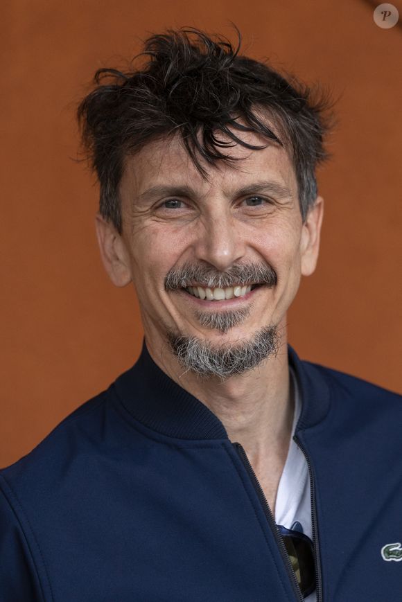 Arnaud Tsamère au village lors des Internationaux de France de Tennis de Roland Garros 2025. Paris, le 27 mai 2025. © Moreau / Jacovides / Bestimage