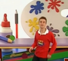Images de Cyril Féraud dans "Art Attack", sur Disney Channel - extrait diffusé dans "Quelle époque !", sur France 2, le 8 mars 2025