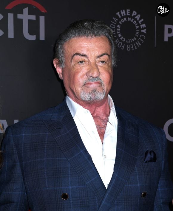 Toujours actif, il poursuit notamment son aventure dans la série Tulsa King, dont la quatrième saison est annoncée pour octobre 2026.

Sylvester Stallone assiste à la présentation de la saison 4 de la série Tulsa King (Paramount) lors du PaleyFest NY au Paley Museum, à New York, le 10 octobre 2026. Photo Image Press/Zuma