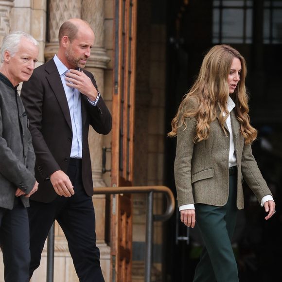 Le prince William, prince de Galles, et Catherine (Kate) Middleton, arborant des cheveux blonds, visitent les jardins, récemment transformés, du musée d'histoire naturelle à Londres, le 4 septembre 2025.