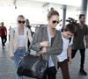 Si Vanessa Paradis a donné le goût du jeu et des podiums à sa fille, Lily-Rose Depp, pour son fils Jack, il s'agirait plutôt de son amour pour la musique...

Vanessa Paradis arrive avec ses enfants Lily-Rose Depp et Jack Depp à l’aéroport de Lax à Los Angeles. Photo Bestimage
