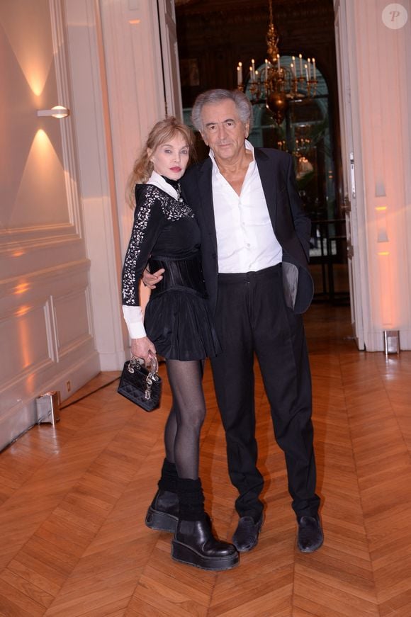 Exclusif - Bernard-Henri Lévy (BHL) et sa femme Arielle Dombasle - Moma Group fête son 10ème anniversaire à l'hôtel Salomon de Rothschild à Paris le 5 septembre 2022.  Promoteur d’un art de vivre à la française, le PDG de Moma Group promet de créer 40 nouvelles adresses à travers le monde en faisant rayonner ses concepts emblématiques que sont Café Pérouse, Noto, Casa Amour et Mimosa. © Rachid Bellak/Bestimage