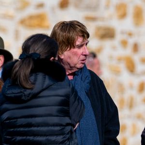 Bernard Sauvat aux obsèques du chanteur Herbert Léonard au crématorium de Saint-Fargeau-Ponthierry, France, le 12 mars 2025. © Bestimage