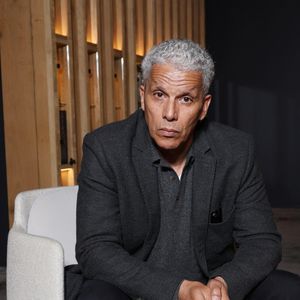 Le comédien a cependant décidé de quitter Paris pour offrir "une qualité de vie" à ses enfants

Exclusif - Rendez-vous avec Sami Bouajila à l'hôtel de La Caserne Chanzy lors de la 5ème édition du Festival International du Film Policier de Reims le 3 Avril 2025. © Denis Guignebourg/BestImage