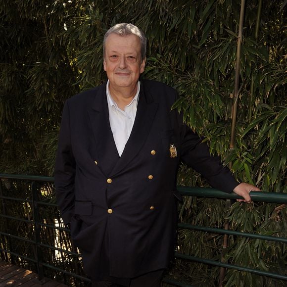 Guy Carlier arrivant à l'espace VIP 'Le Village' pendant les Internationaux de France de Tennis 2009 à Roland Garros à Paris, France le 31 mai 2009. Photo by Gorassini-Guignebourg/ABACAPRESS.COM