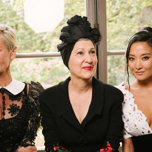 Ashley Park faisait également partie des convives

Adriana Karembeu et Ashley Park au front row du défilé de mode Yanina Couture Collection Haute Couture Automne/Hiver 2026-2027 lors de la Fashion Week de Paris (PFW) au Pavillon Gabriel, France, le 7 juillet 2026.

© Sam Delpech/Bestimage