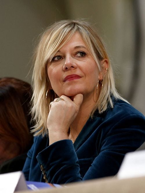 "Je cherche à comprendre leur aveuglement" : Flavie Flament évoque les fans de Patrick Bruel qui le soutiennent