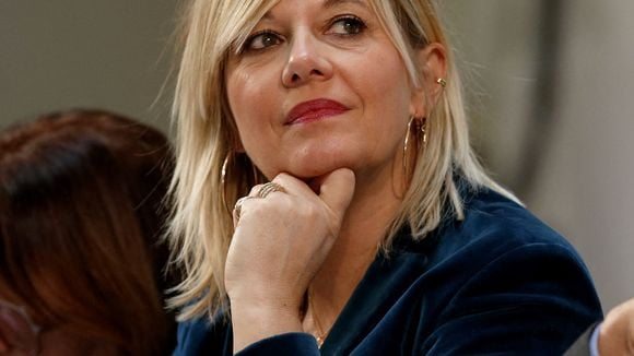 "Je cherche à comprendre leur aveuglement" : Flavie Flament évoque les fans de Patrick Bruel qui le soutiennent