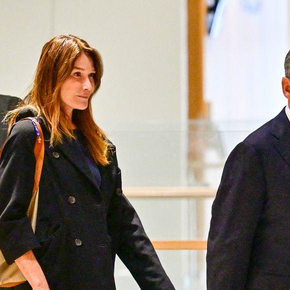 Nicolas Sarkozy et sa femme Carla Bruni - Nicolas Sarkozy condamné à 5 ans de prison à l'issue du procès de l'affaire du financement libyen au tribunal correctionnel de Paris, le 25 septembre 2025. L'ancien chef de l'Etat était accompagné de sa femme, Carla Bruni. 
© Christian Liewig / Bestimage