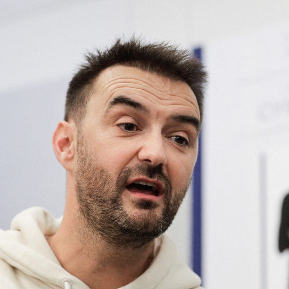Cyril Lignac est confronté à un deuil

Le chef Cyril Lignac lors de sa première séance de dédicace à la veille de la sortie de son nouveau livre "Saisons".