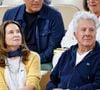 C’est le cas également pour l’acteur américain Dustin Hoffman et sa femme Lisa Gottsegen
Dustin Hoffman et sa femme Lisa Gottsegen en tribunes lors des Internationaux de France de Tennis de Roland Garros 2025, à Paris, France, le 6 juin 2025. © Jacovides-Moreau/Bestimage