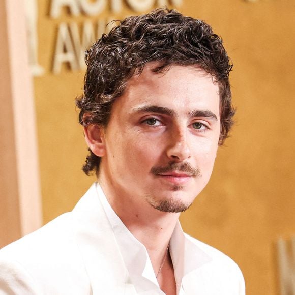L'acteur de 30 ans a déclaré que le ballet et l'opéra étaient des formes d'art en perdition. 

Timothee Chalamet portant des vêtements Prada personnalisés arrive à la 32e cérémonie annuelle de remise des prix des acteurs présentée par SAG-AFTRA (anciennement Screen Actors Guild Awards) qui s'est tenue au Shrine Auditorium and Expo Hall le 1er mars 2026 à Los Angeles, Californie, États-Unis. Photo par Xavier Collin/Image Press Agency/ABACAPRESS.COM