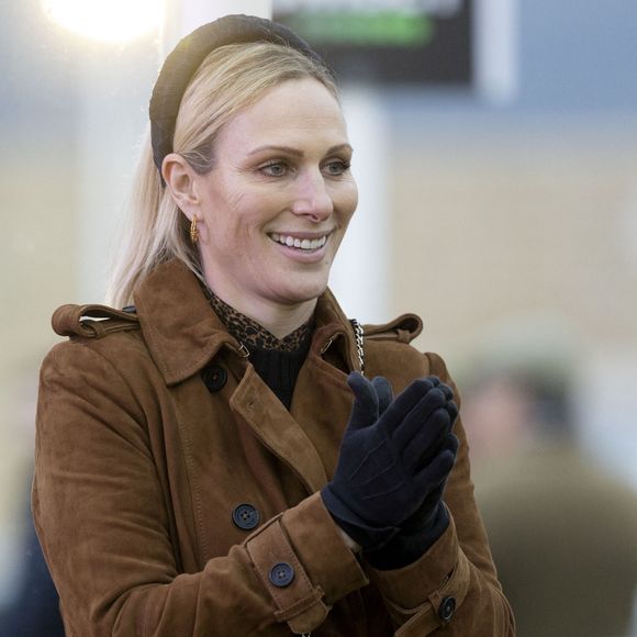 Les amoureux ont décidé, après les festivités de Noël, de partir en vacances... sans leurs enfants ! Mia (née le 17 janvier 2014), Lena (née le 18 juin 2018) et 

Zara Phillips à Gloucestershire le 13 décember 2024.