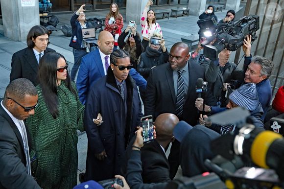 Depuis le 21 janvier, il était jugé pour agression avec une arme semi-automatique sur l'un de ses anciens amis.

Asap Rocky et Rihanna sortent du tribunal de Los Angeles.

Photo : Backgrid USA / Bestimage