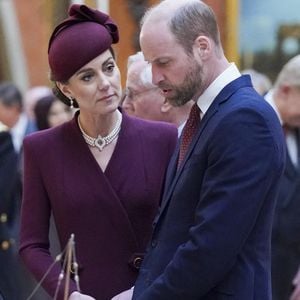 Sa Majesté le Roi et la Reine, le Prince et la Princesse de Galles, le Duc et la Duchesse d'Édimbourg, ainsi que Leurs Altesses l'Émir et Sheikha Jawaher du Qatar ont visité une exposition spéciale dans la Galerie d'images d'objets de la Royal Collection Trust et de la Turquoise Mountain Foundation en rapport avec le Qatar. Ils se sont rendus au Royaume-Uni le 3 décembre 2024. Photo par The Sun/News Licensing/ABACAPRESS.COM