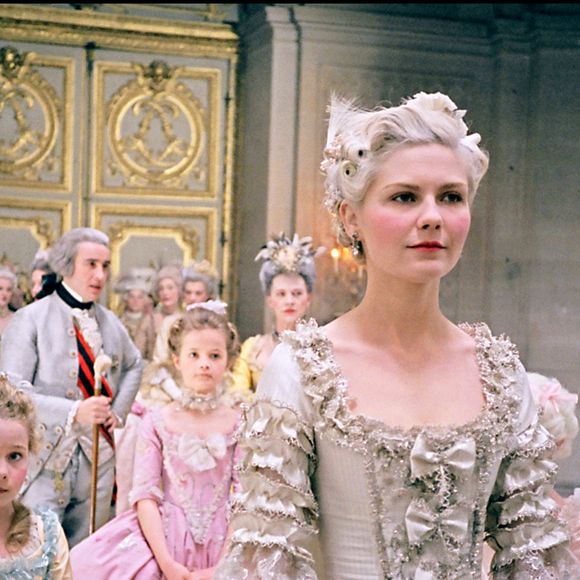 D'après les experts du marché, les acheteurs sont particulièrement sensibles à l'histoire et à la provenance de ce type d'objets d'exception. 

Kirsten Dunst sur le tournage de "Marie-Antoinette". Agence/BestImage