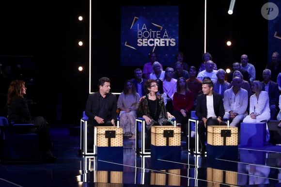 Exclusif - Laurent Gerra, Anny Duperey, Gautier Capuçon et Faustine Bollaert lors de l'enregistrement de l'émission "La Boîte à secrets", présentée par F.Bollaert et diffusée le 10 octobre 2025 sur France 3, dans les studios du Lendit à Saint-Denis, Seine Saint-Denis, France, le 22 septembre 2025. © Jack Tribeca/Bestimage