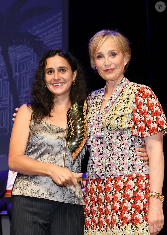 Louise Courvoisier et Kristin Scott Thomas - Cérémonie de remise de prix lors de la 17ème édition du Festival du Film Francophone de Angoulême (FFA) le 1er septembre 2024. © Coadic Guirec/Bestimage