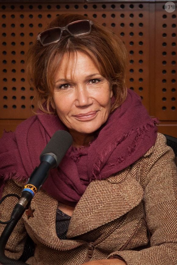 Exclusif - Clémentine Celarie est interviewée par Brigitte Lahaie sur la radio RMC à Paris, France, le 05 novembre 2015. Photo by Audrey Poree/ ABACAPRESS.COM