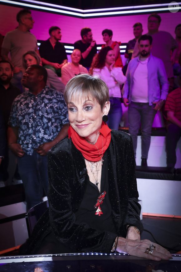 Exclusif - Isabelle Morini-Bosc, sur le plateau de l’émission « TPMP » présentée par C.Hanouna et diffusée en direct sur Youtube et sur toutes les box (SFR, FREE, Bouygues, MyCanal etc), Paris, France, le 20 mars 2025. © Jack Tribeca / Bestimage