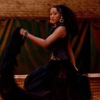 Naomi Osaka ose une robe de gala pour son arrivée sur le court de Roland-Garros : avez-vous vu son incroyable tenue ?